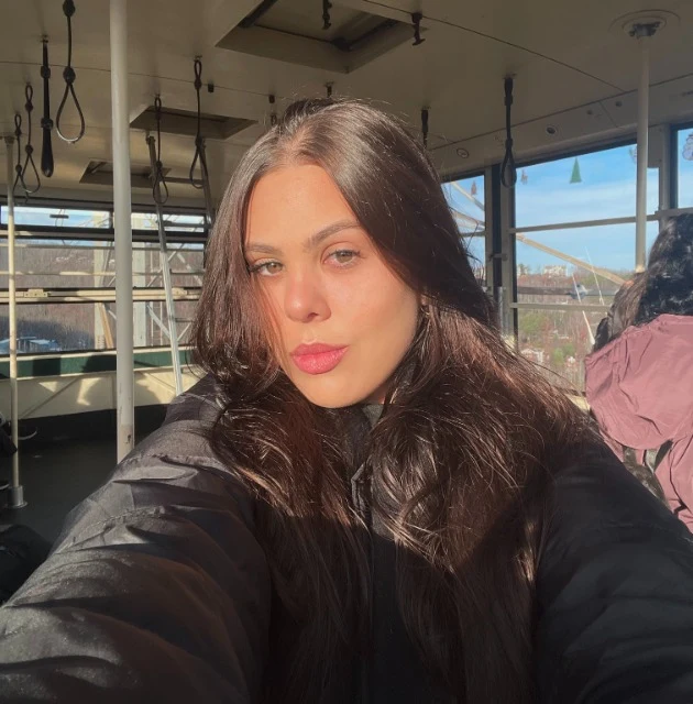 Olivia Faez — Babysitter carer in Cork, Irlanda